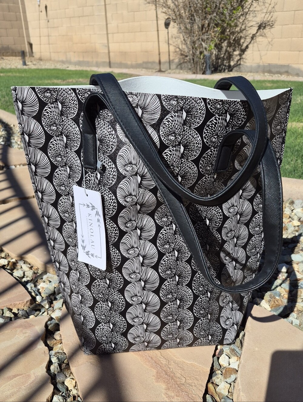 NWT Manaola Hawaii Kinolau Kanake Tote Bag Lei Kupee Black Silver Print
